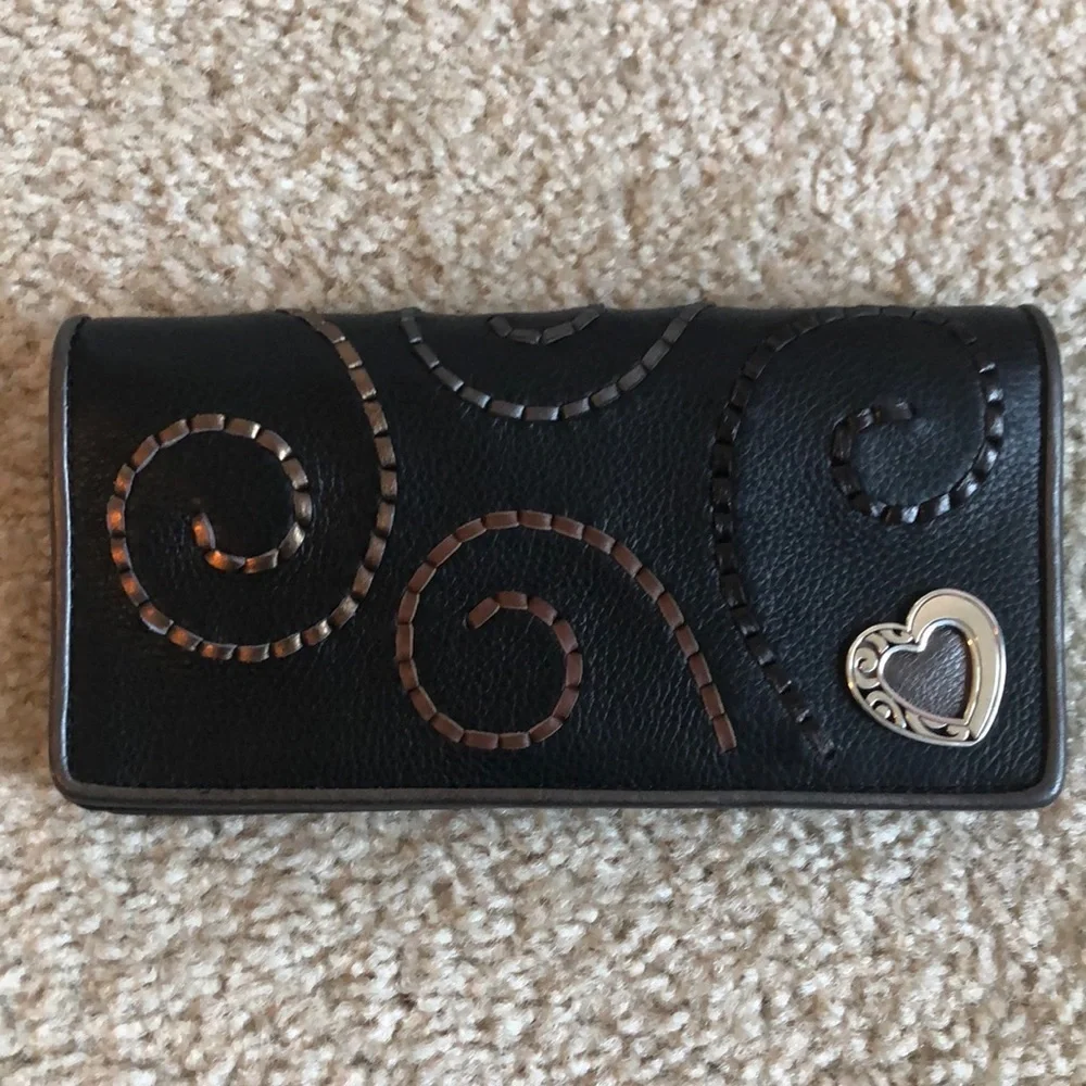 New Brighton black leather silver heart swirl large wallet credit card
